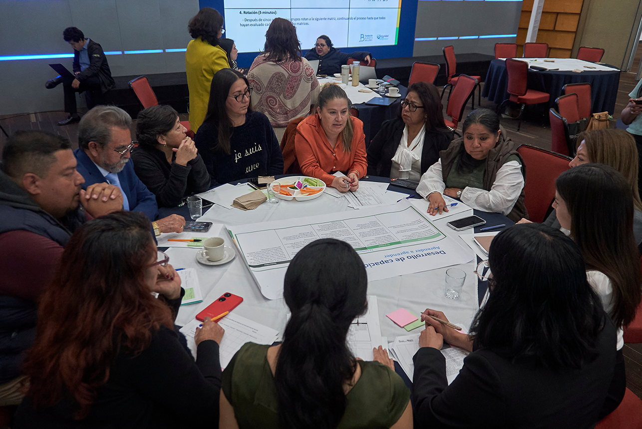 Primera piedra del hábitat educativo de Iztapalapa