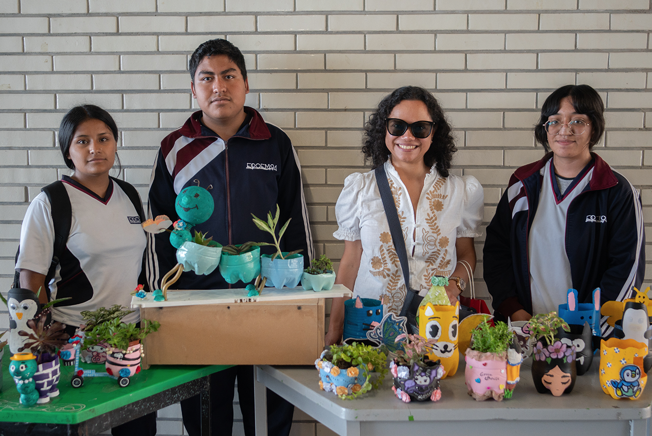Primera piedra del hábitat educativo de Iztapalapa
