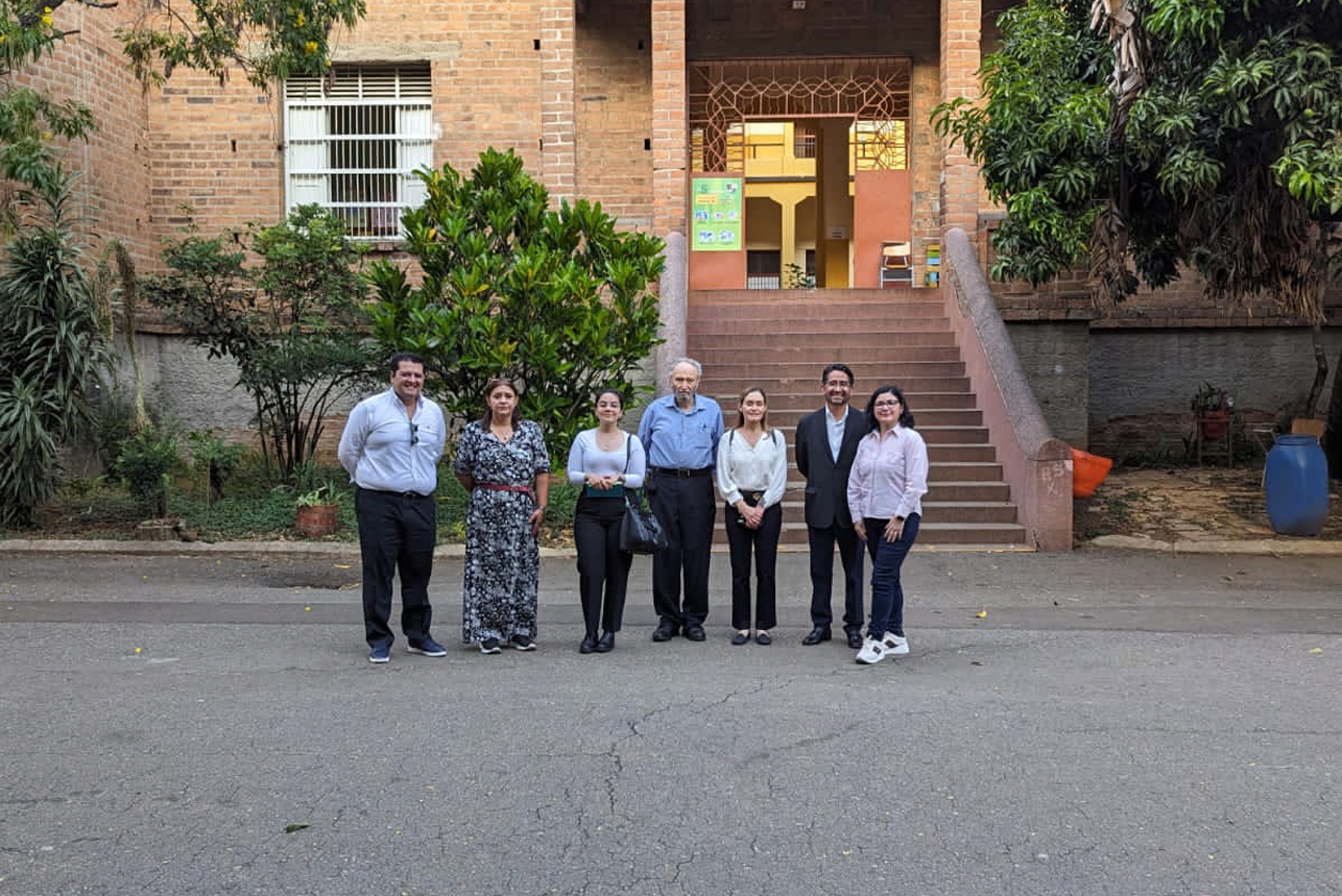 Primera piedra del hábitat educativo de Iztapalapa