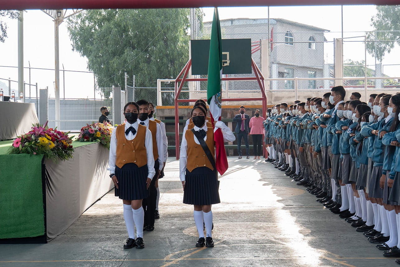 Primera piedra del hábitat educativo de Iztapalapa