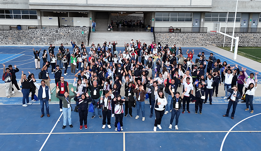 Ecatepec students shape their life projects with guidance from Grupo BAL mentors